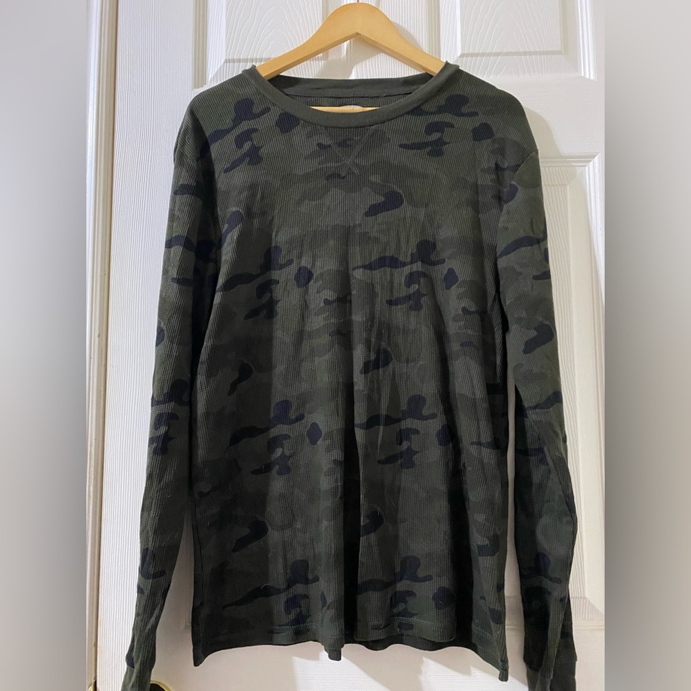 🔴2/$10 SALE🔴 Old Navy Camo Long Sleeved Shirt
